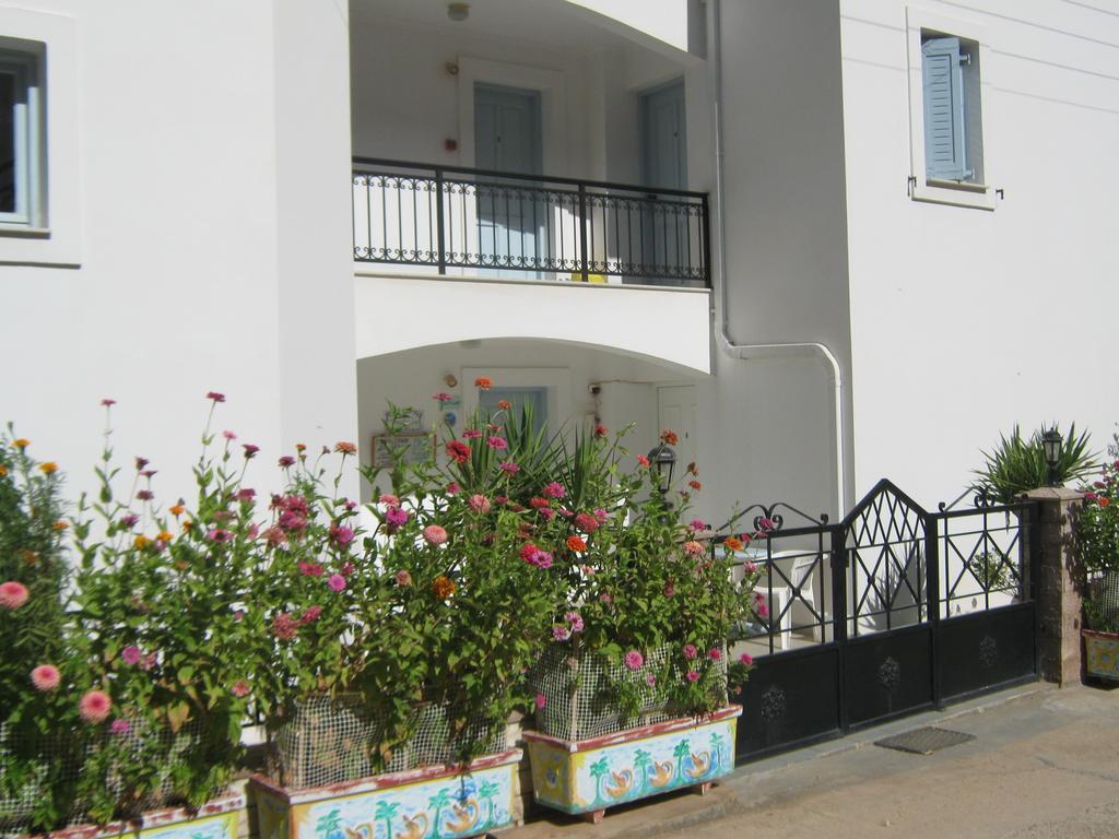 Отель Friderica House Порос Номер фото